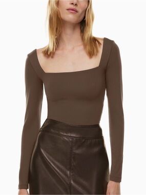 Aritzia Babaton Square Neck Long Sleeve Top in Chocolate Brown small